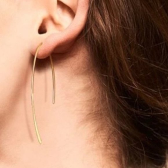 Minimalistic Elegant Gold Arc Earrings - Picture 2 of 4